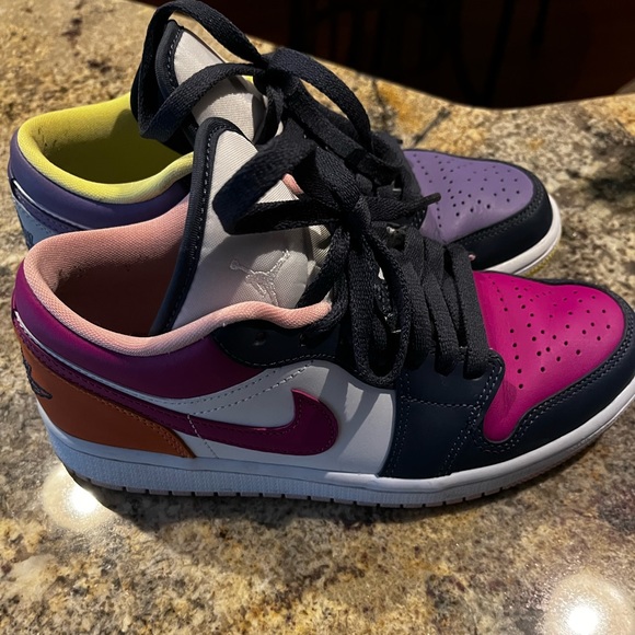 Jordan SE Low Mix Matched Colorway - Picture 2 of 7